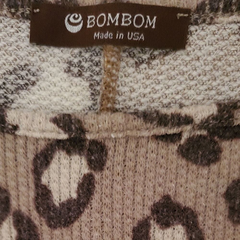 Bombom Leopard Print Brown And Tan Long Raglan Sleeve Waffle Knit Top Size L - Picture 6 of 7